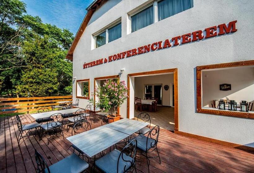 فندق Herczeg Udvarház Poroszló