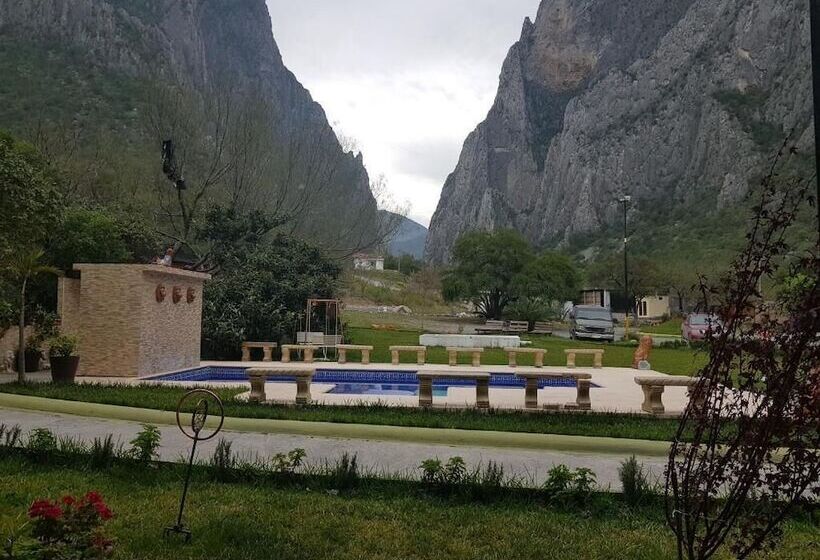 Vista Potrero Hotel, Camping & Events