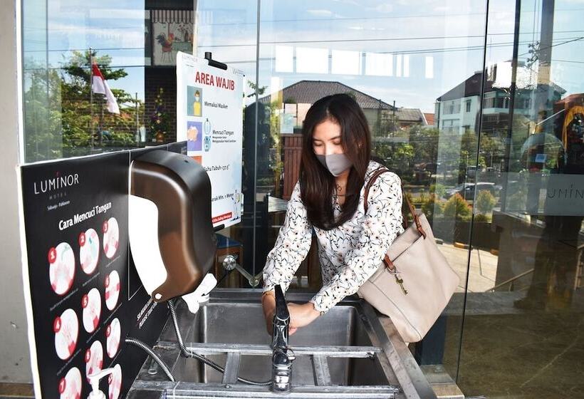 Luminor Hotel Airport Sidoarjo By Wh