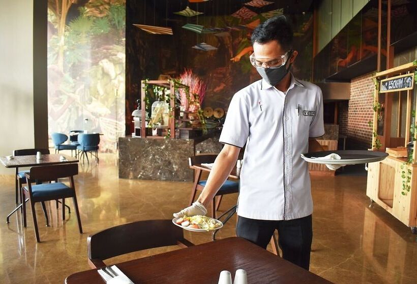 Luminor Hotel Airport Sidoarjo By Wh