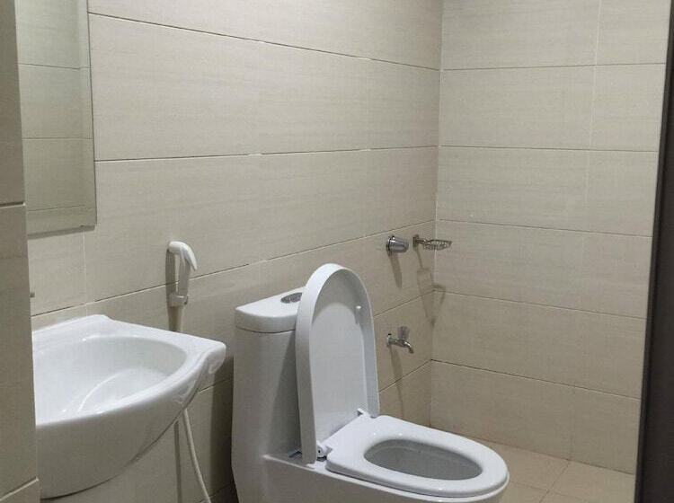 Meaco Royal Hotel   Plaridel