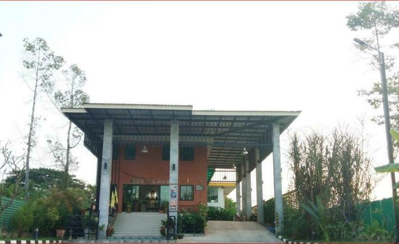 هتل Mee Place