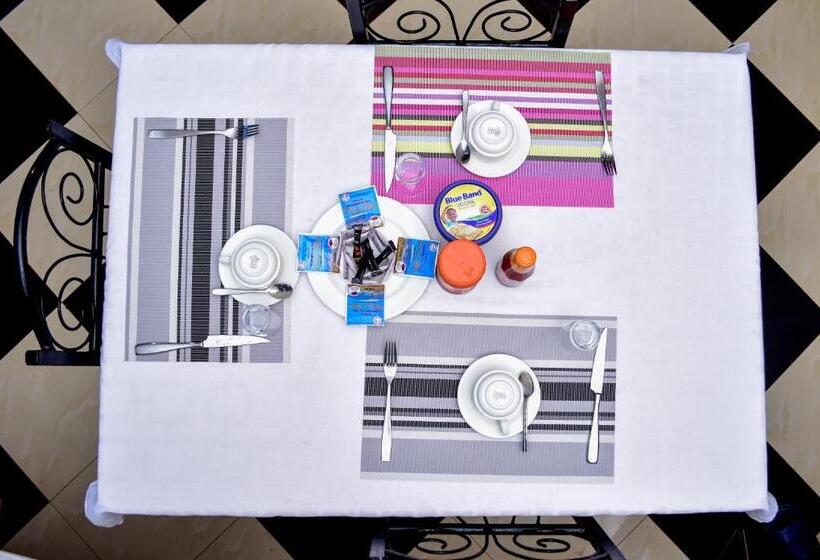 호텔 Mzunguu Safari Lodge