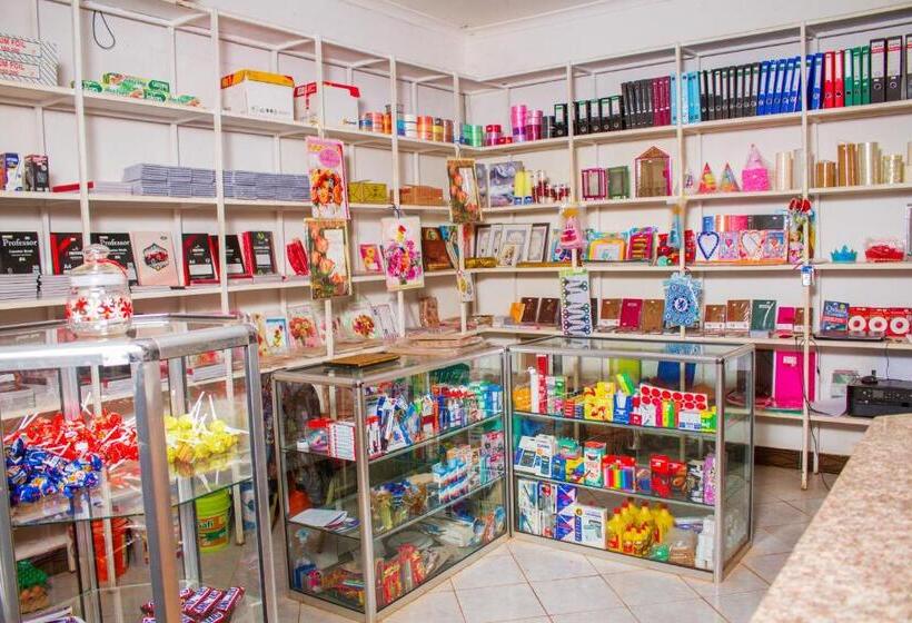 호텔 Mzunguu Safari Lodge