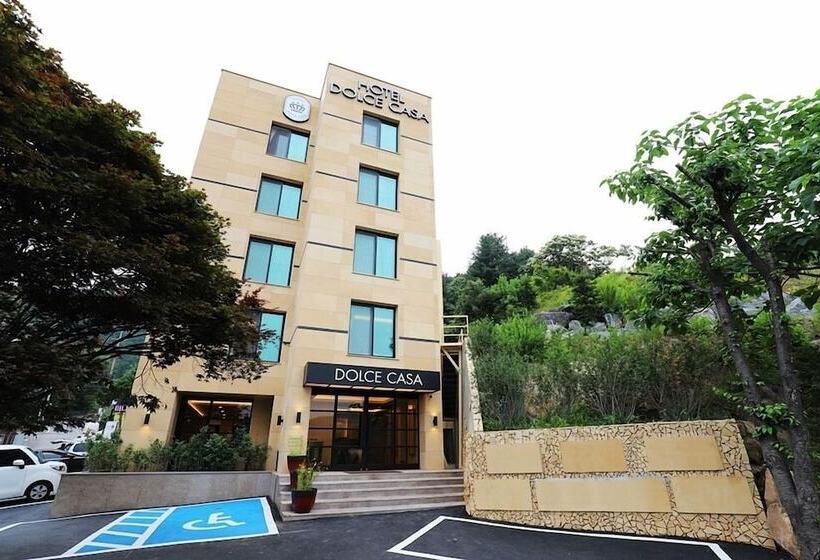 בית מלון כפרי Namyangju Bukhangang Dolcecasa