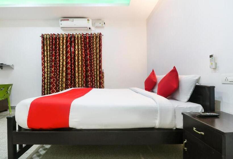 ホテル Oyo 14270 Marottickal Residency