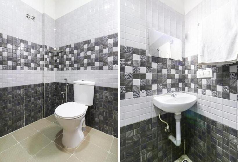 ホテル Oyo 14270 Marottickal Residency