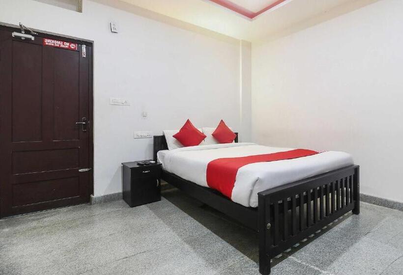 ホテル Oyo 14270 Marottickal Residency