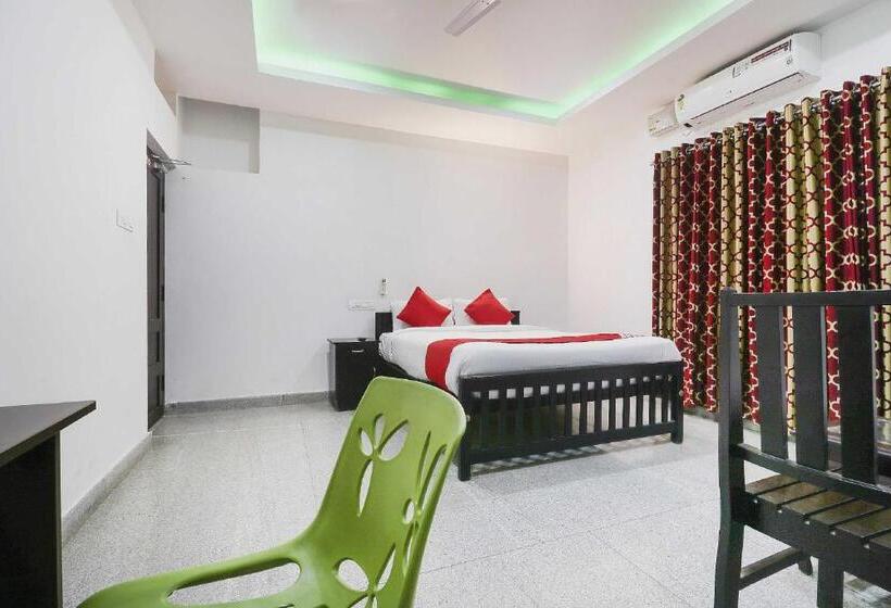 ホテル Oyo 14270 Marottickal Residency