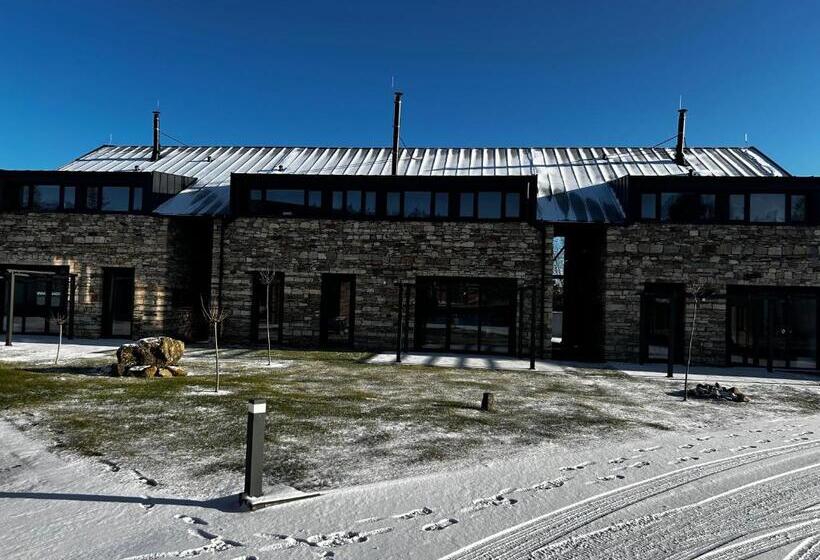 בית מלון כפרי Palace Resort Jíloviště