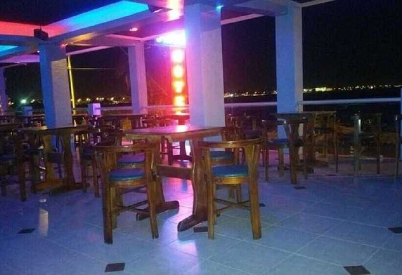 ホテル Paradise Beach