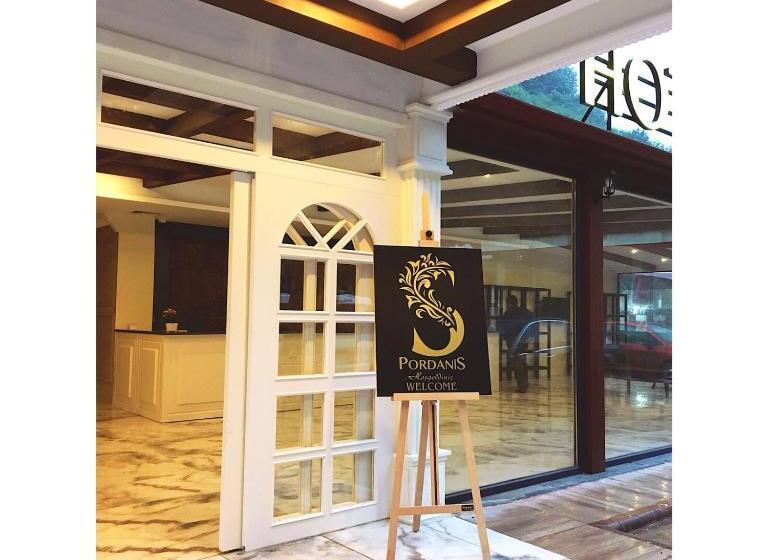 Отель Pordani̇s