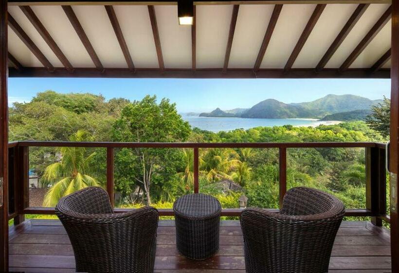 בית מלון כפרי Sempiak Seaside Resort