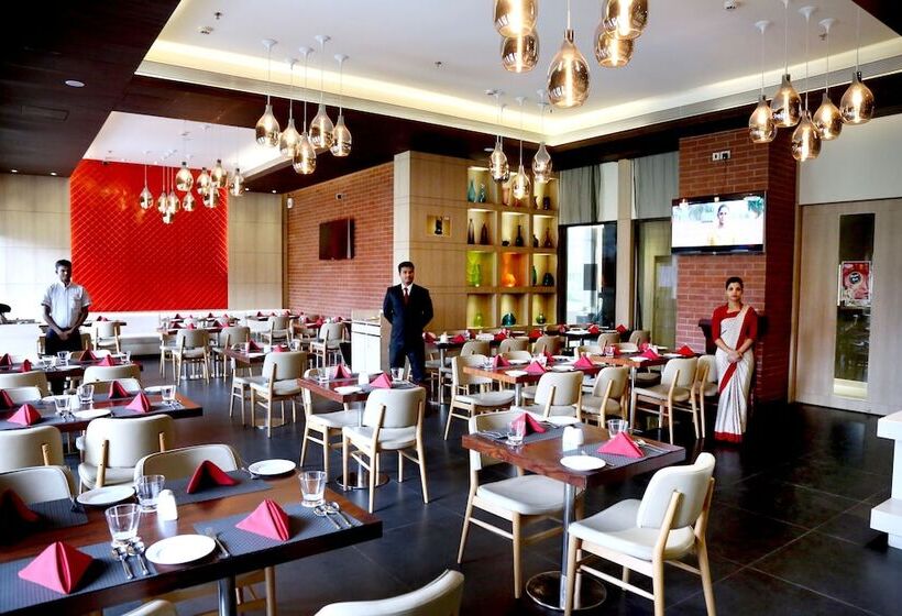 בית מלון כפרי Shakti Continental