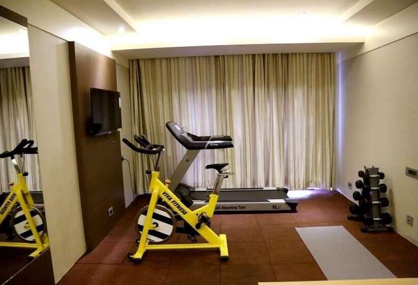 בית מלון כפרי Shakti Continental