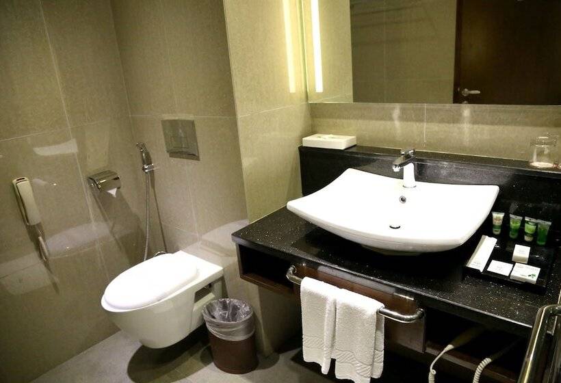 בית מלון כפרי Shakti Continental