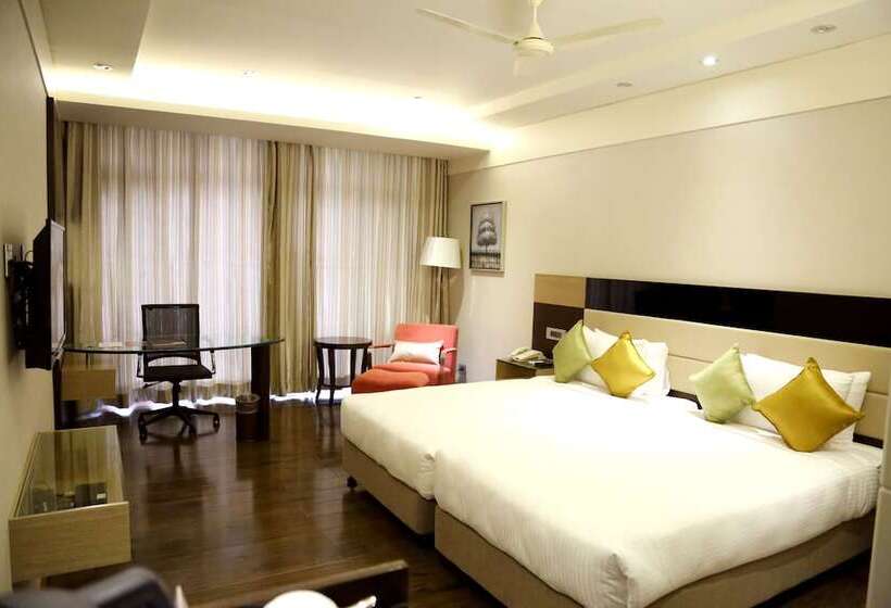 בית מלון כפרי Shakti Continental