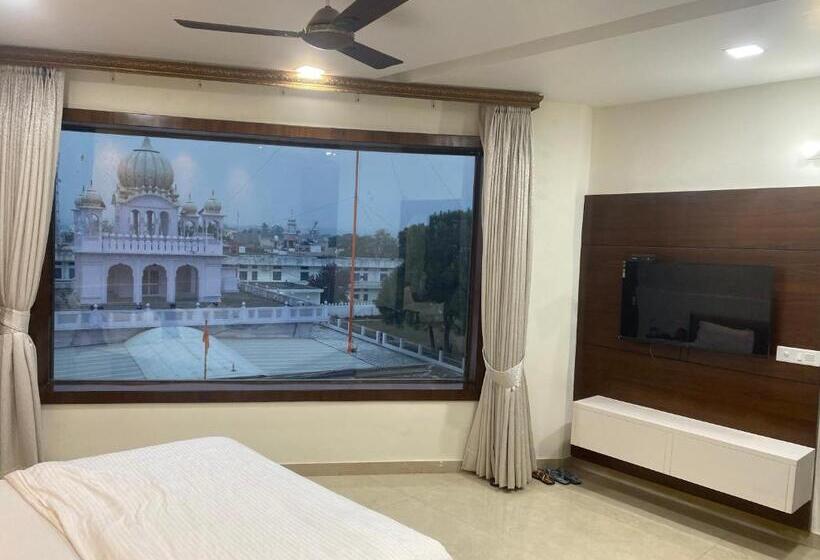 Hotel Temple View Inn