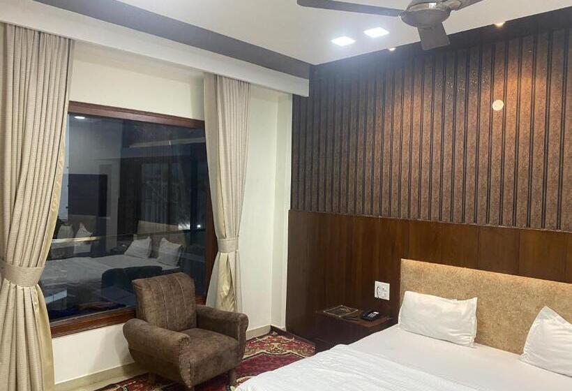 Hotel Temple View Inn