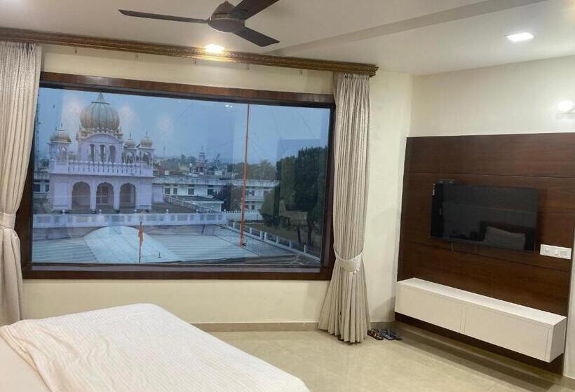 Hotel Temple View Inn