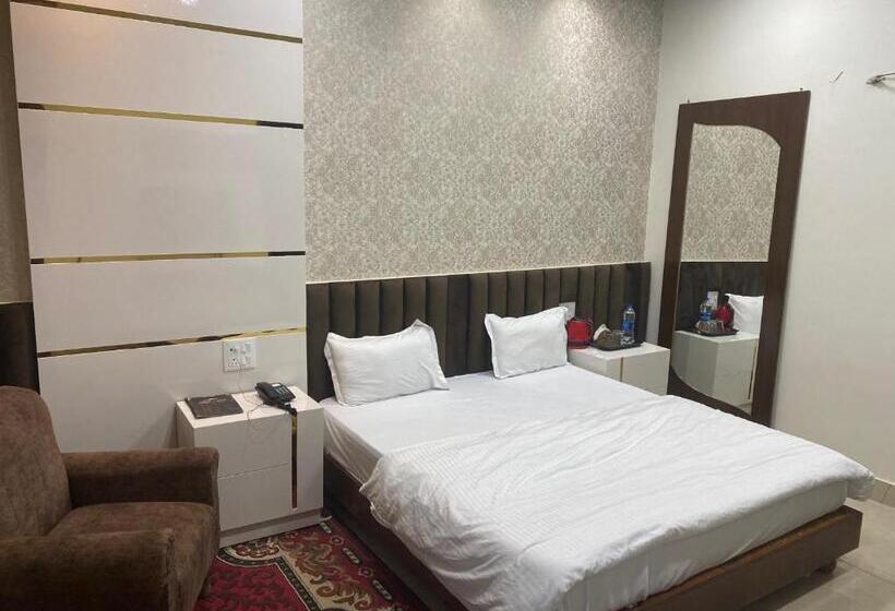 Hotel Temple View Inn