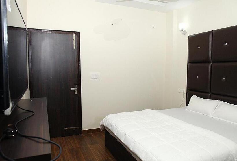 Hotel Temple View Inn