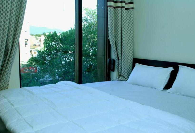 Hotel Temple View Inn