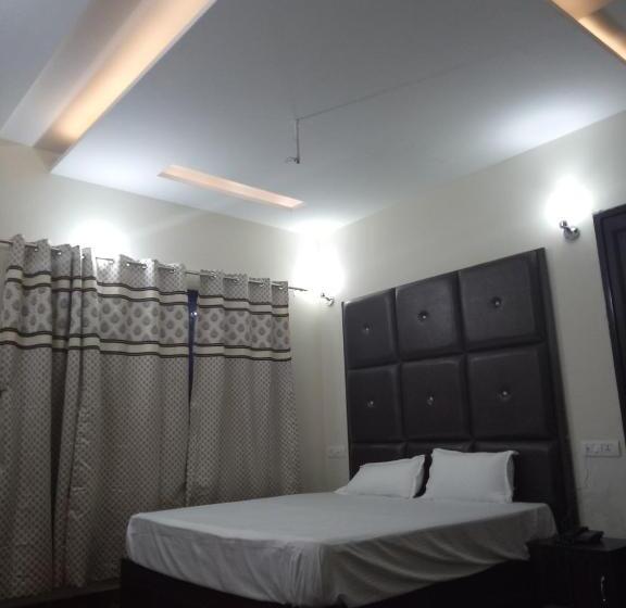 Hotel Temple View Inn