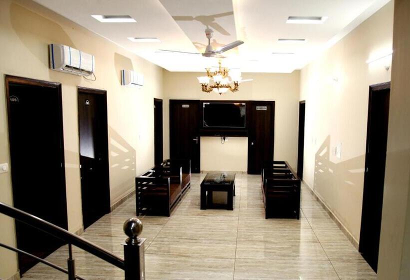 Hotel Temple View Inn