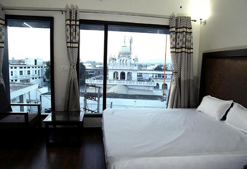 Hotel Temple View Inn