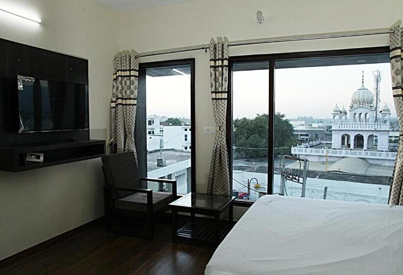 Hotel Temple View Inn