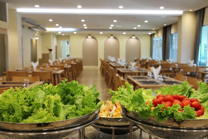 Отель The Leisure