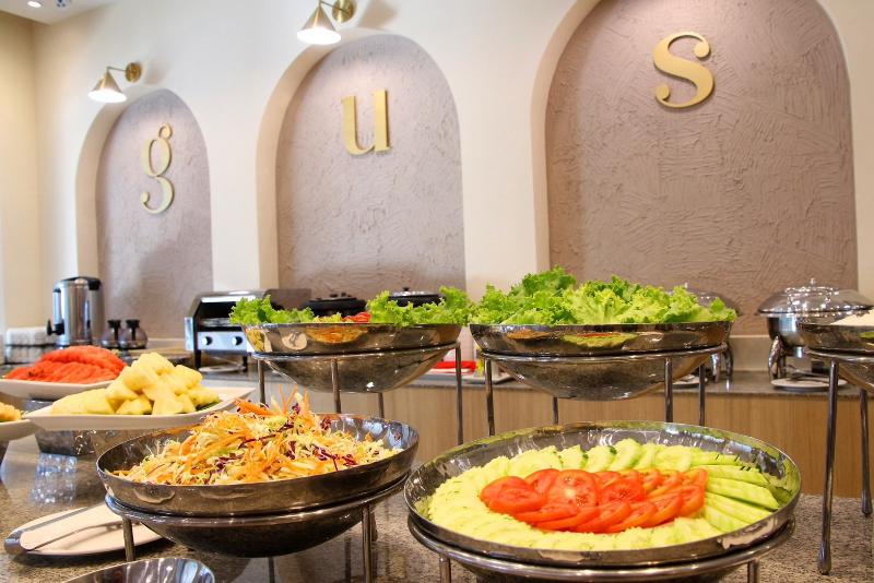 Отель The Leisure