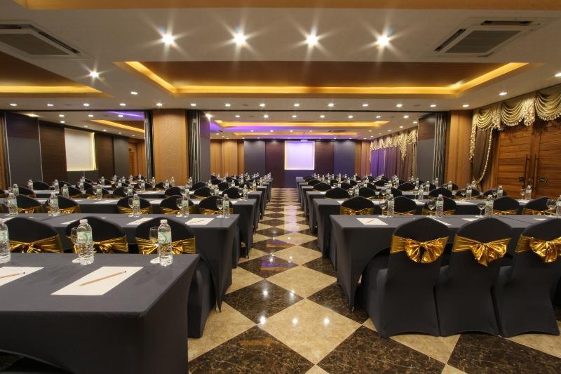 Отель The Leisure