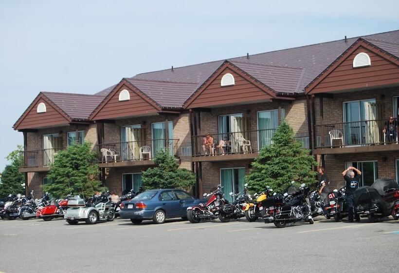 فندق Waterfront Inn