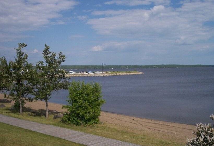 فندق Waterfront Inn