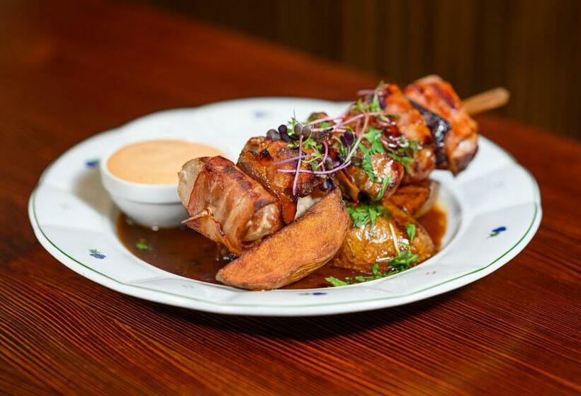 Отель Zámek Svijany