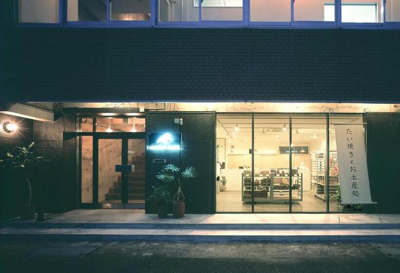 Iwashi Building Hostel