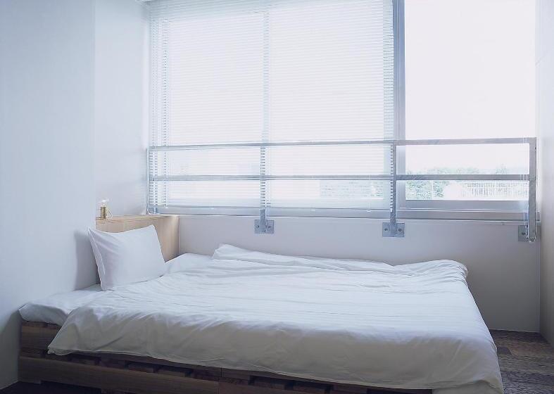 Iwashi Building Hostel