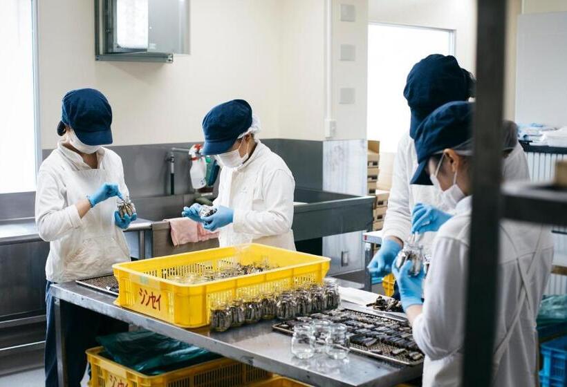 Iwashi Building Hostel