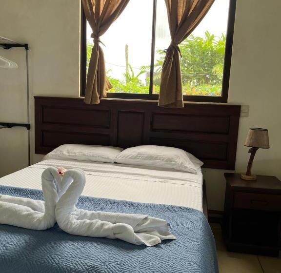 La Piña, Rio Celeste