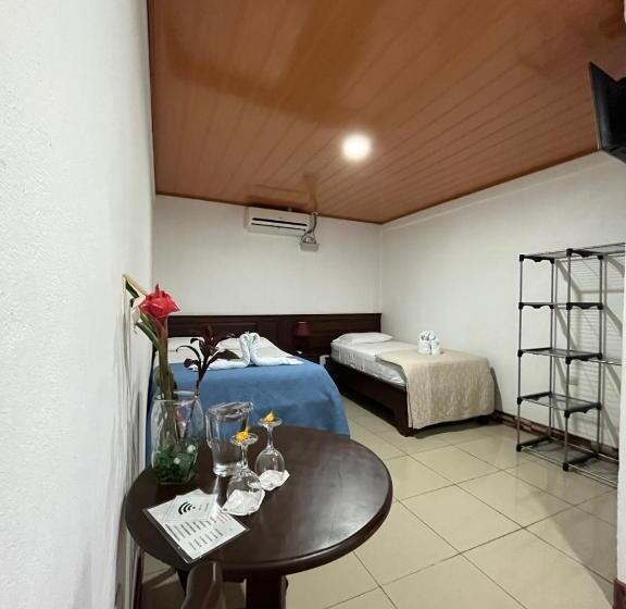 La Piña, Rio Celeste