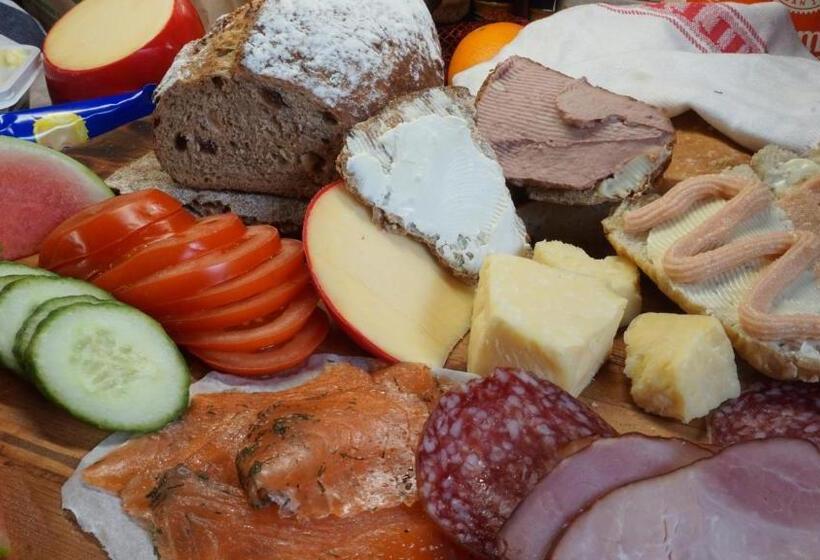 بنسيون Bottna Inn