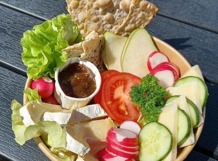 بنسيون Bottna Inn