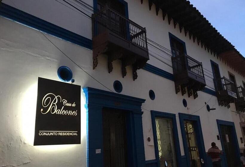 بنسيون Casa De Balcones
