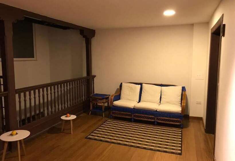 بنسيون Casa De Balcones