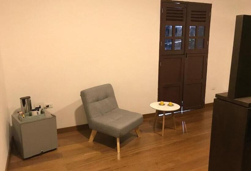 بنسيون Casa De Balcones