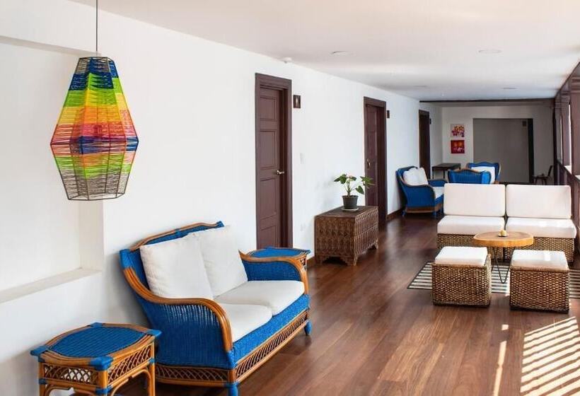 بنسيون Casa De Balcones