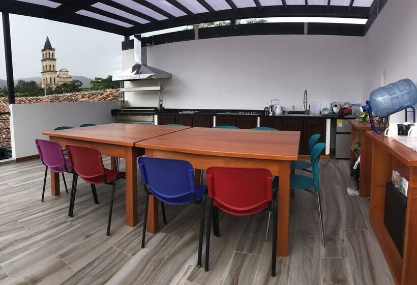 پانسیون Casa De Balcones