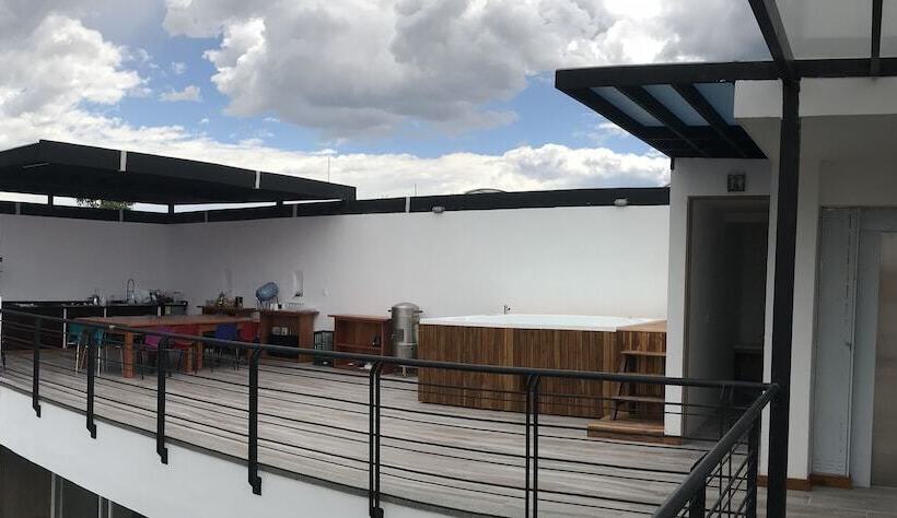 بنسيون Casa De Balcones